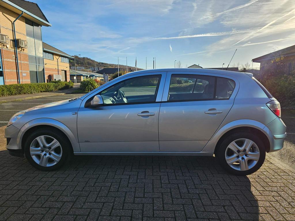 Vauxhall Astra 1.4i 16v Active 5dr