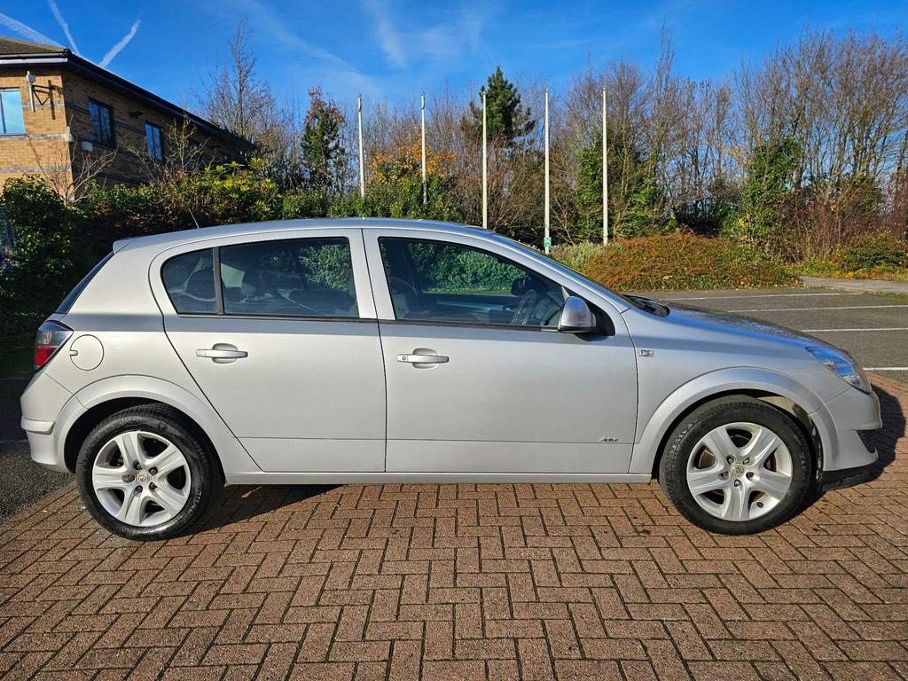 Vauxhall Astra 1.4i 16v Active 5dr