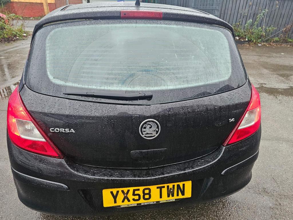 Vauxhall Corsa 1.4i 16v Club 5dr