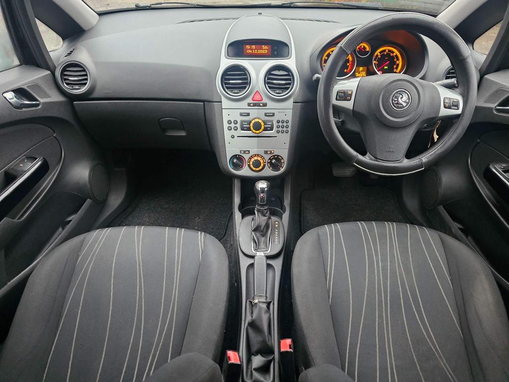 Vauxhall Corsa 1.4i 16v Club 5dr