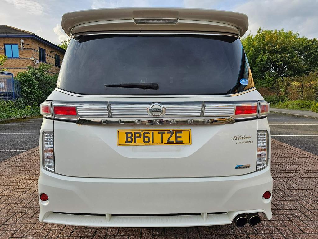 Nissan Elgrand 2.5 AUTEC RIDER HIGHWAY STAR 8 SEATER 5dr