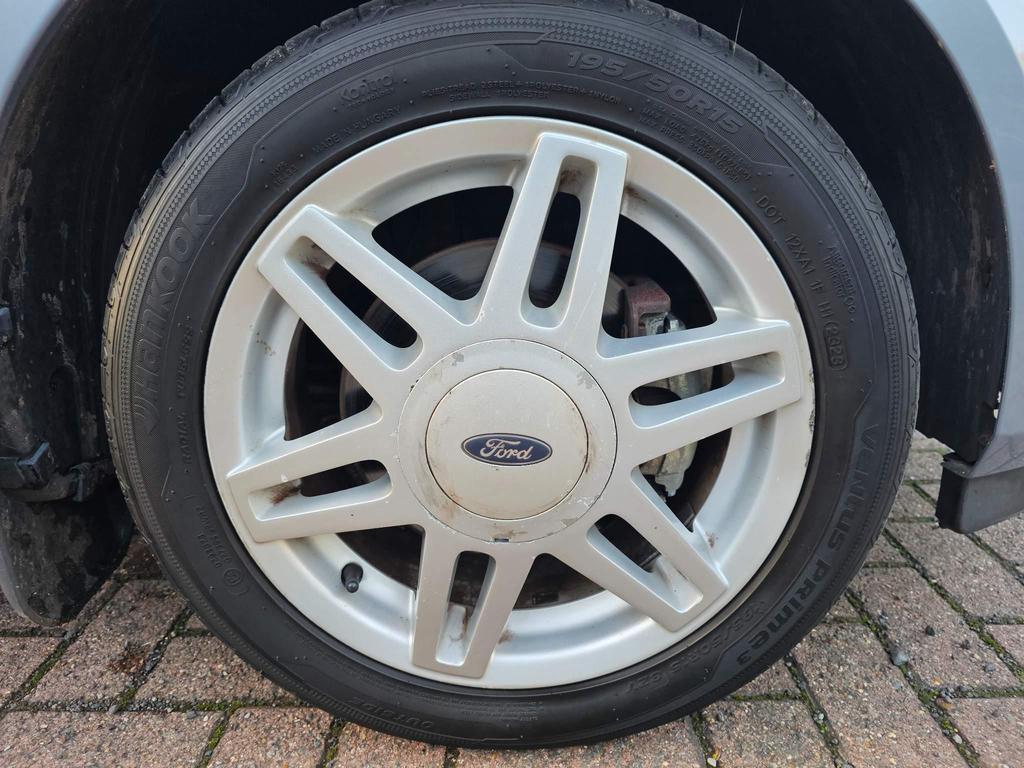 Ford Fiesta 1.4 Ghia 5dr