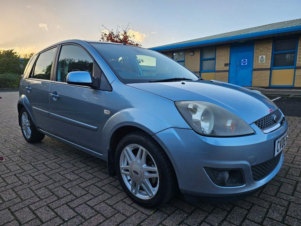 Ford Fiesta 1.4 Ghia 5dr