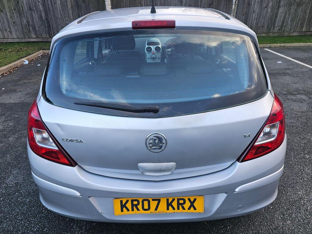 Vauxhall Corsa 1.4i 16v Club 5dr