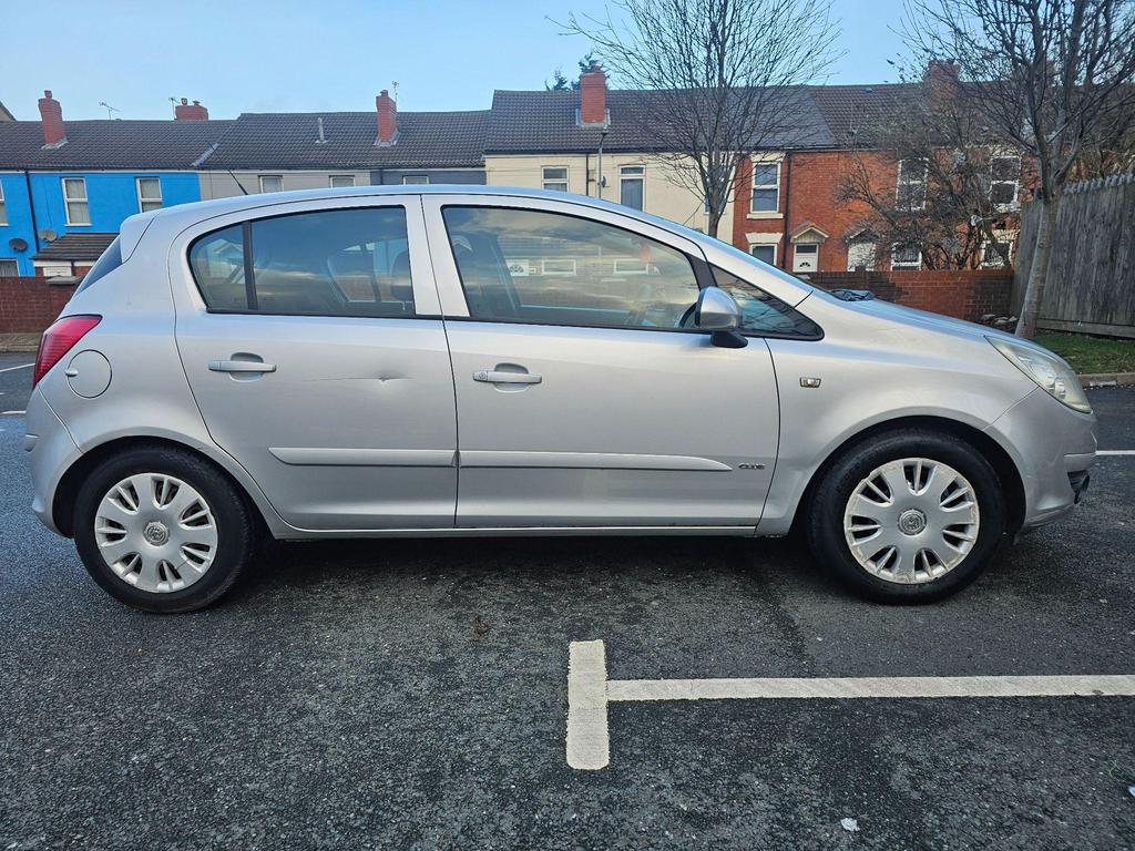 Vauxhall Corsa 1.4i 16v Club 5dr