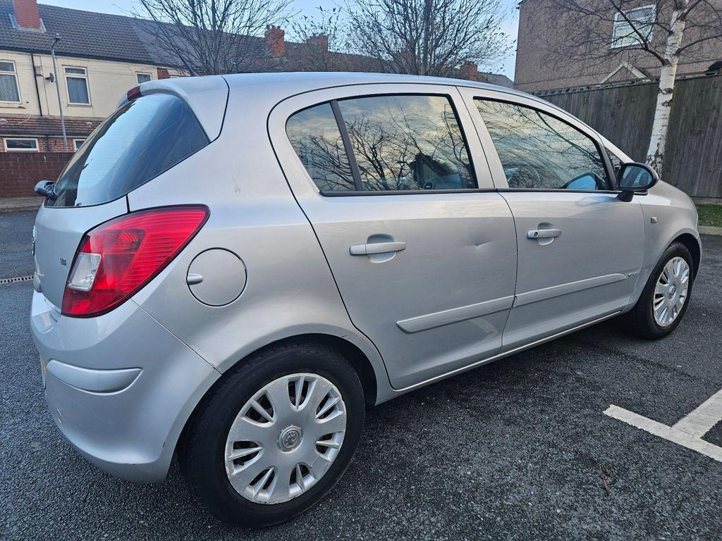 Vauxhall Corsa 1.4i 16v Club 5dr