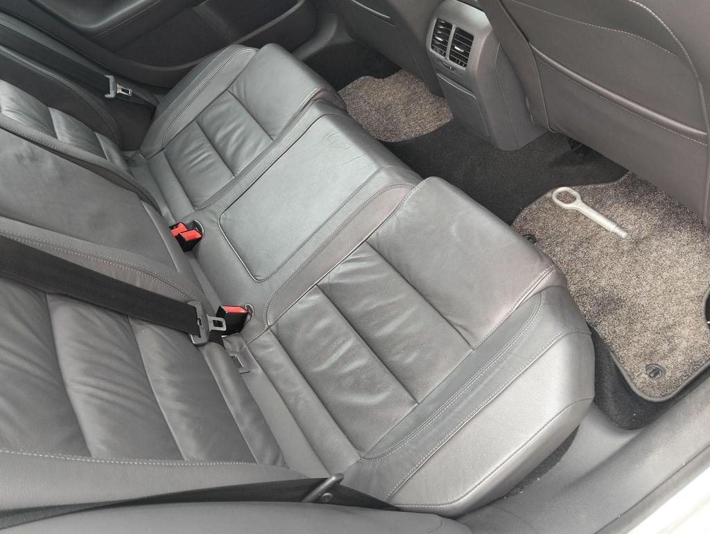 Volkswagen Golf 3.2 V6 R32 DSG 4Motion 5dr