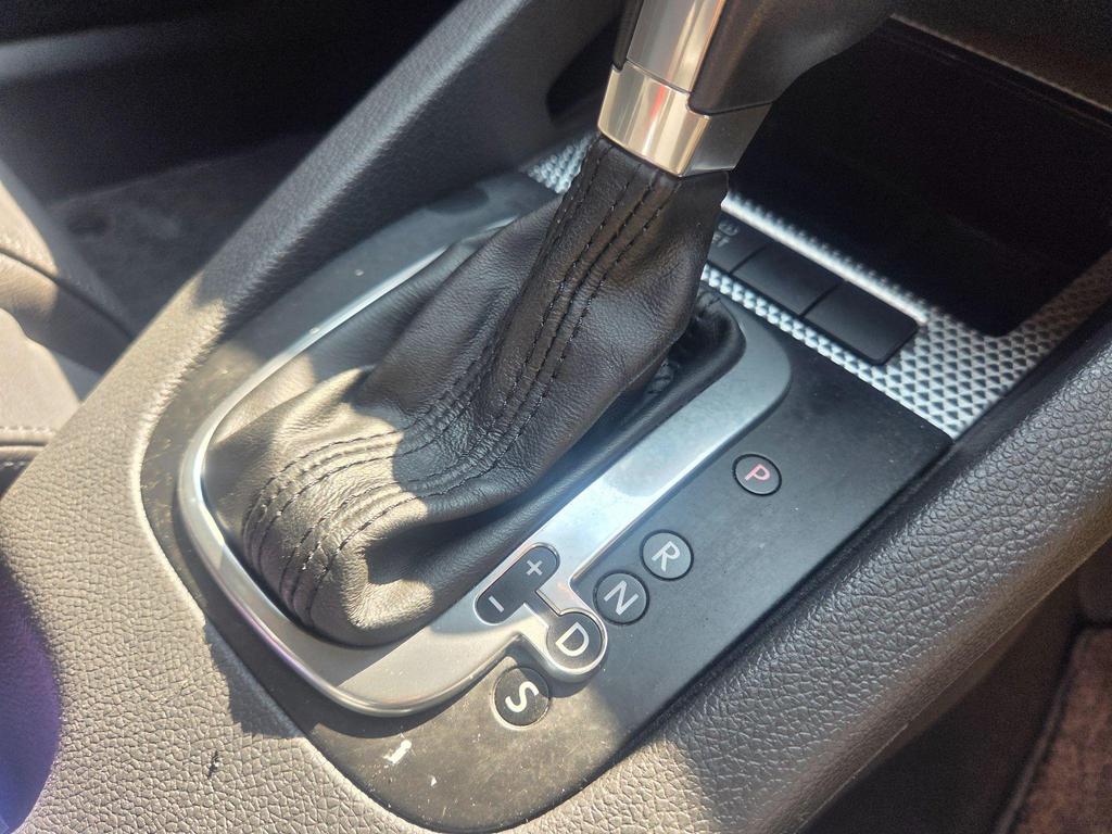 Volkswagen Golf 3.2 V6 R32 DSG 4Motion 5dr
