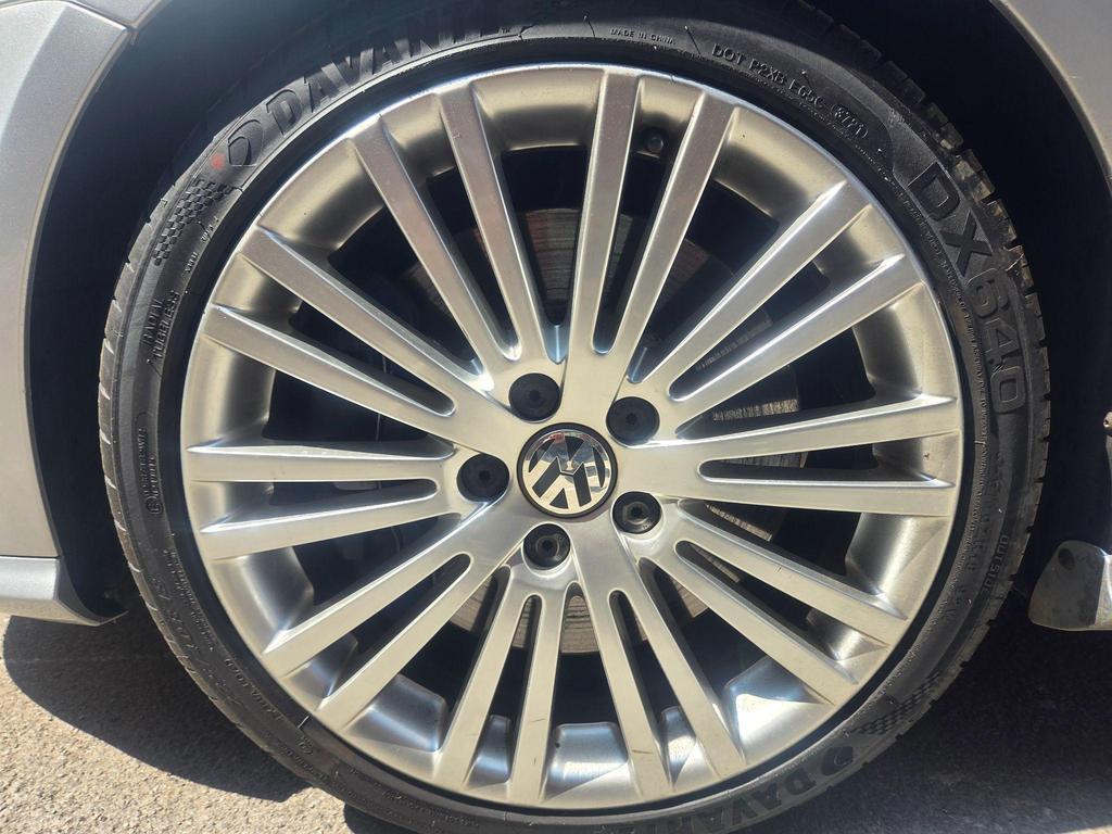 Volkswagen Golf 3.2 V6 R32 DSG 4Motion 5dr