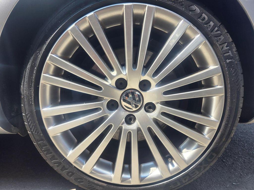 Volkswagen Golf 3.2 V6 R32 DSG 4Motion 5dr
