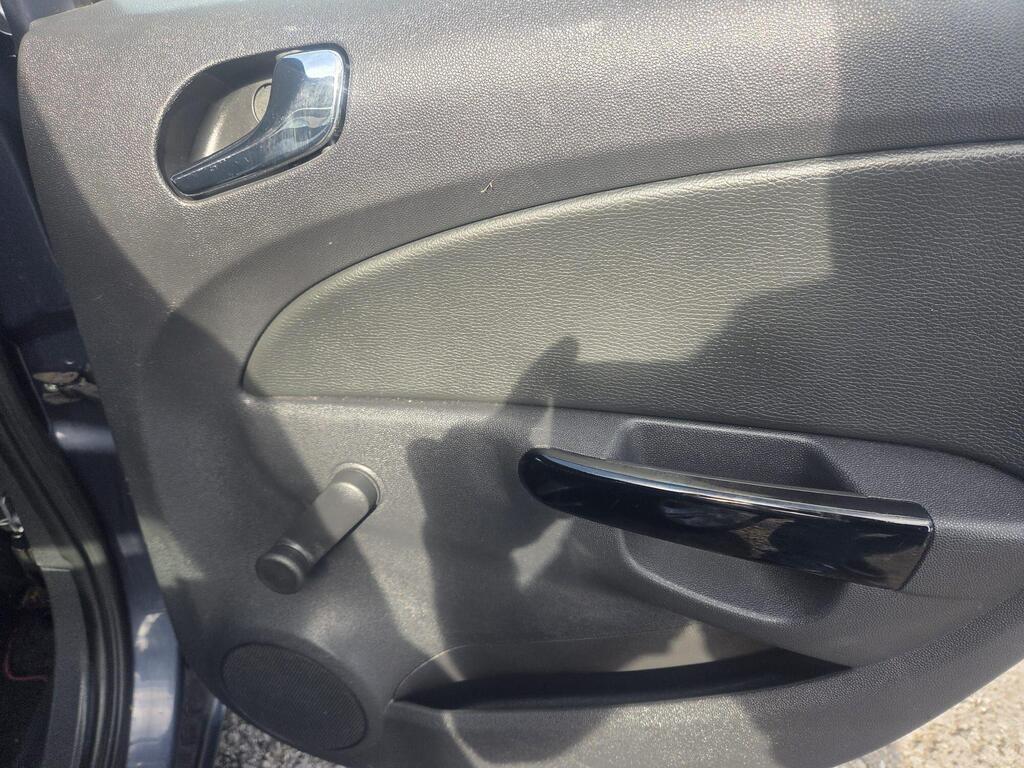 Vauxhall Corsa 1.2i 16v SE 5dr (a/c)