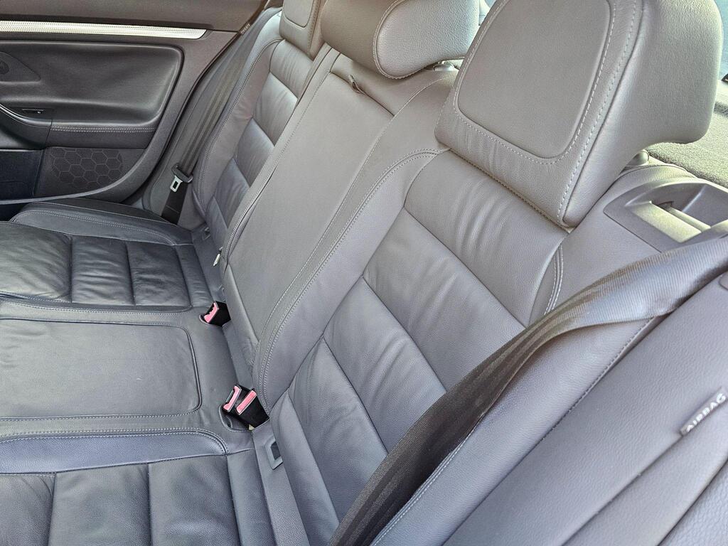 Volkswagen Golf 3.2 V6 R32 DSG 4Motion 5dr