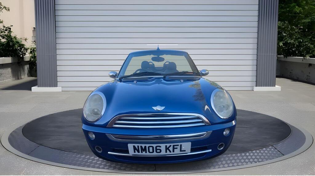 MINI Convertible 1.6 Cooper Euro 3 2dr 101,382 Miles2006 (06 Reg)