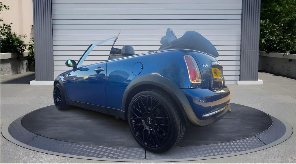MINI Convertible 1.6 Cooper Euro 3 2dr 101,382 Miles2006 (06 Reg)