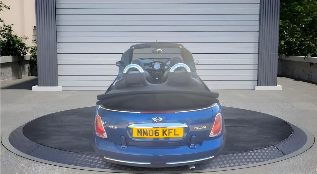 MINI Convertible 1.6 Cooper Euro 3 2dr 101,382 Miles2006 (06 Reg)