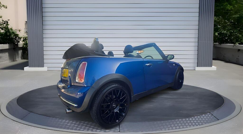 MINI Convertible 1.6 Cooper Euro 3 2dr 101,382 Miles2006 (06 Reg)