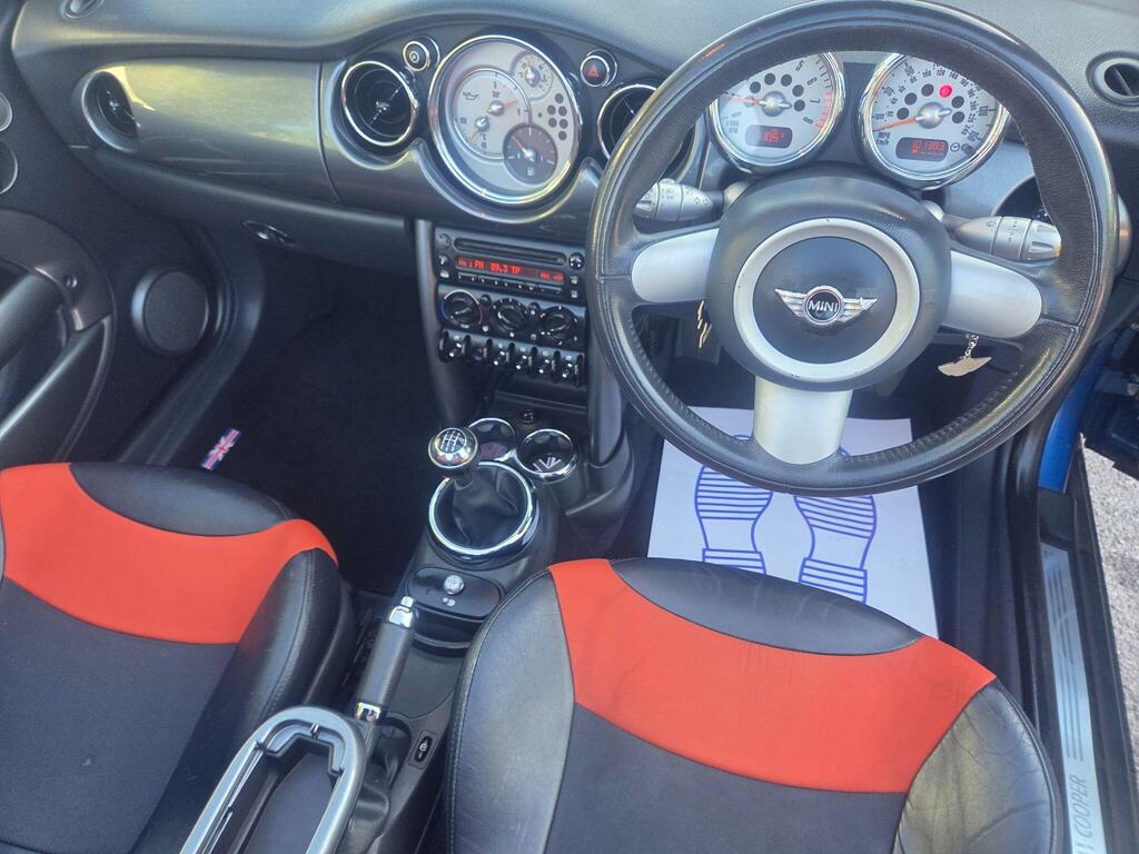 MINI Convertible 1.6 Cooper Euro 3 2dr 101,382 Miles2006 (06 Reg)