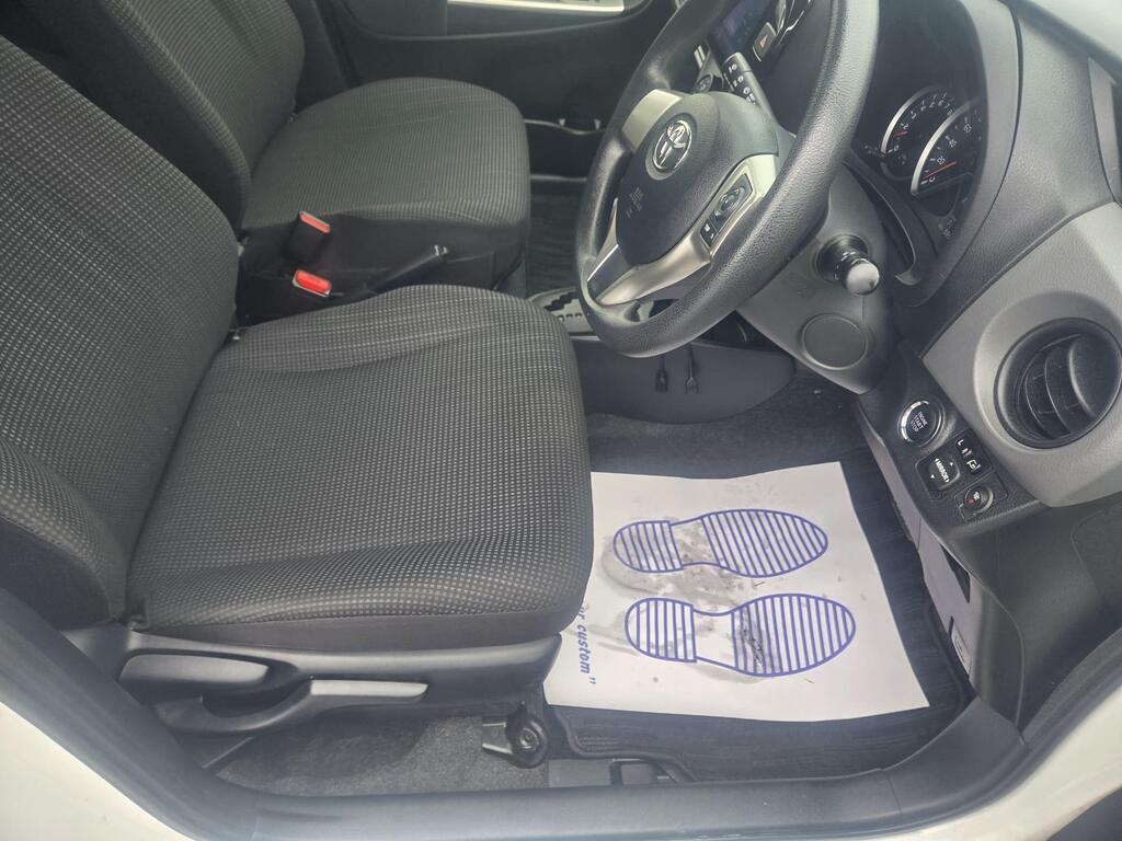 Toyota Yaris 1.33 Dual VVT-i Icon Multidrive S Euro 5 5dr