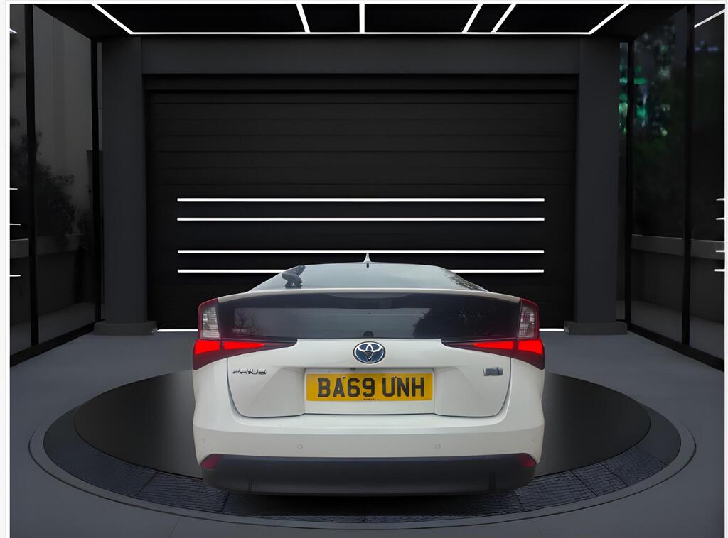 Toyota Prius 1.8 VVT-h Business Edition Hatchback 5dr Petrol Hybrid CVT Euro 6 (s/s) (Park Assist) (122 Ps)