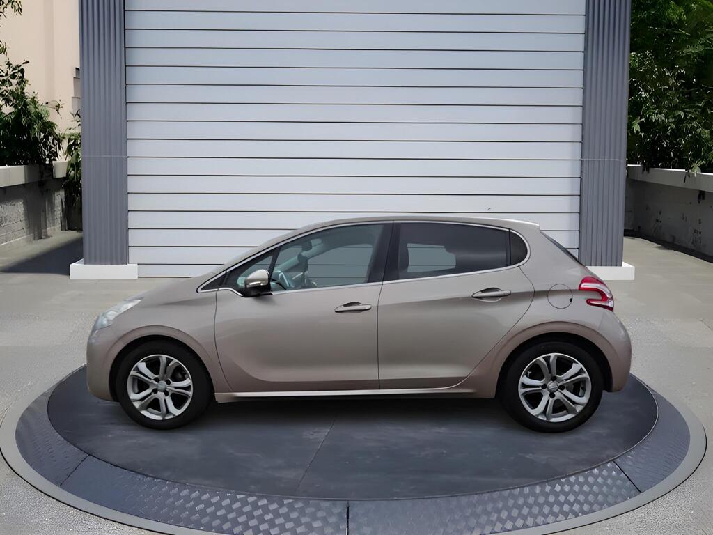 2013 Peugeot 208 1.4 HDi Allure Euro 5 5dr