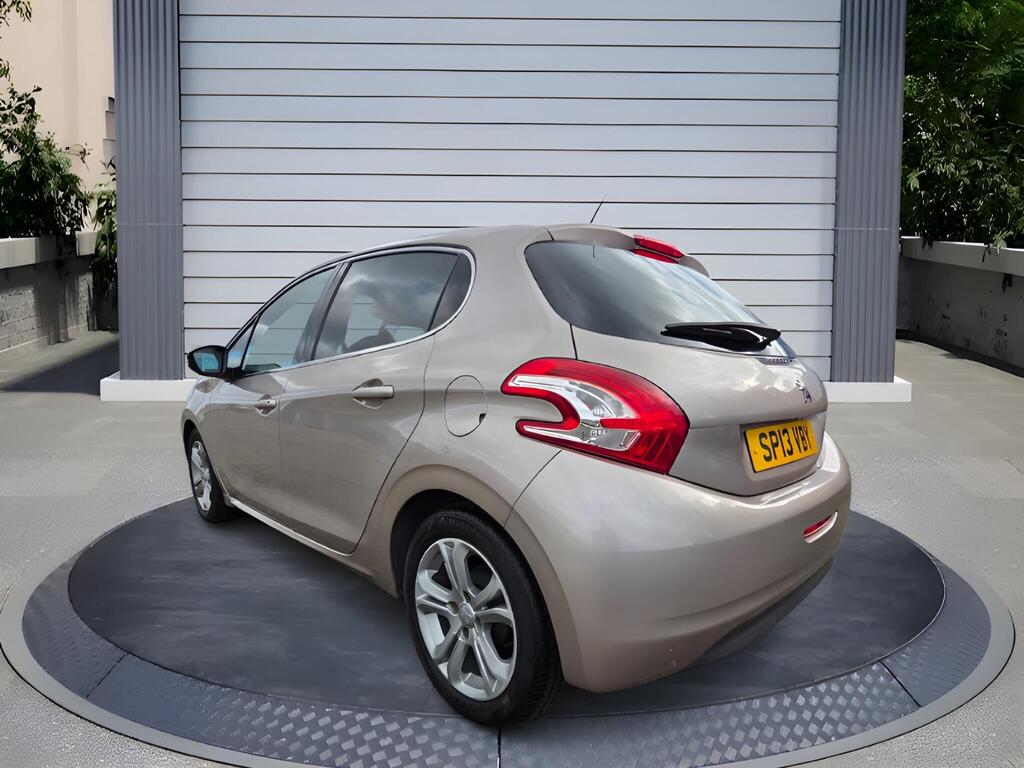 2013 Peugeot 208 1.4 HDi Allure Euro 5 5dr