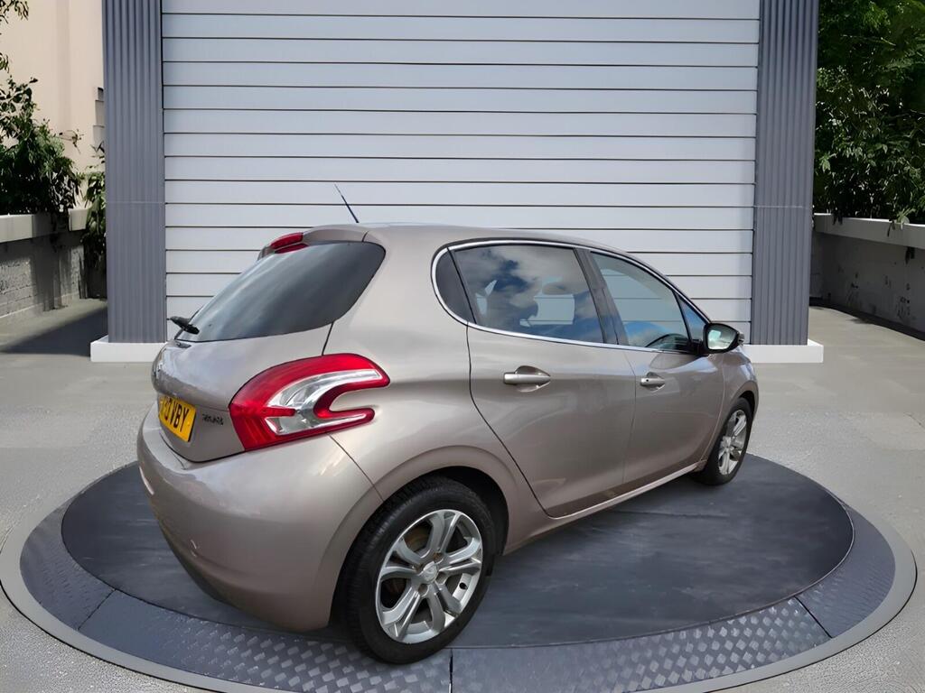 2013 Peugeot 208 1.4 HDi Allure Euro 5 5dr
