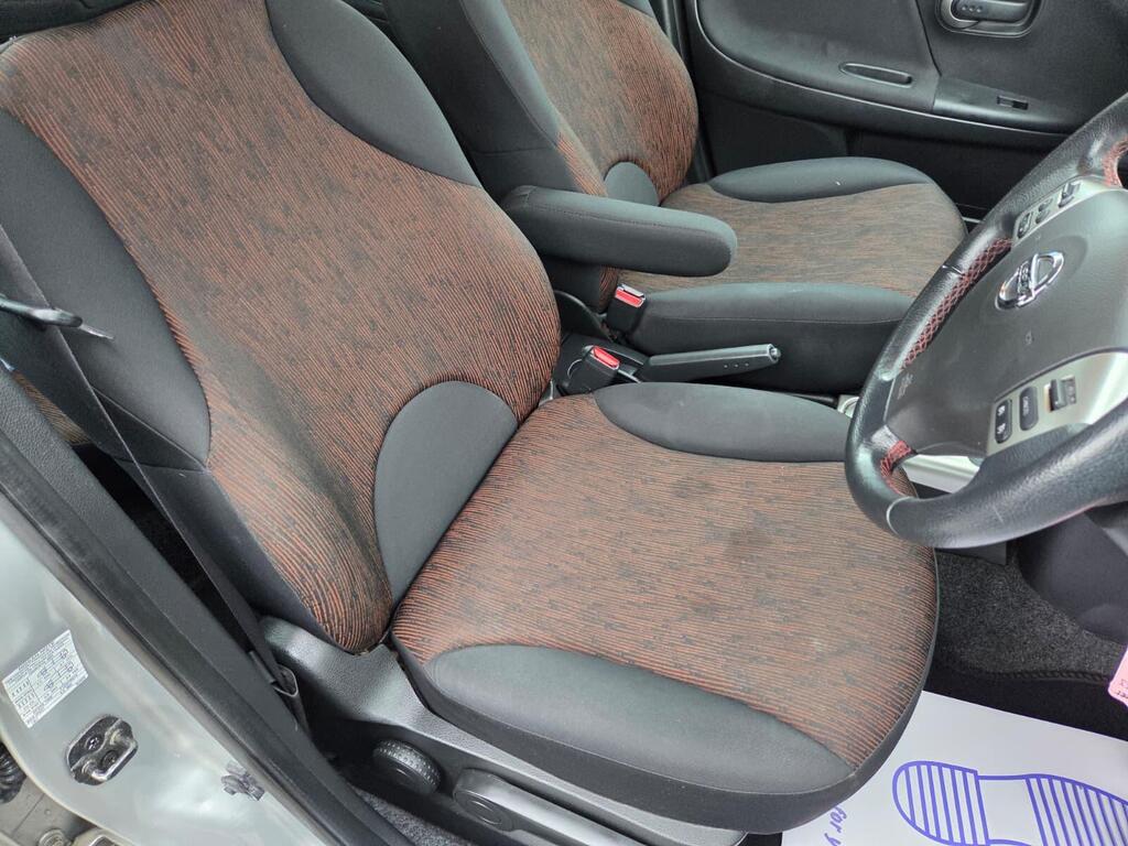 Nissan Note 1.6 16V Acenta Auto Euro 4 5dr £4,000