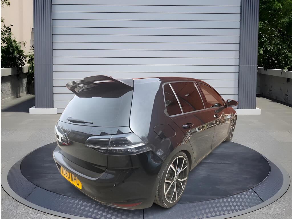 Volkswagen Golf 2.0 TDI BlueMotion Tech GT Euro 5 (s/s) 5dr