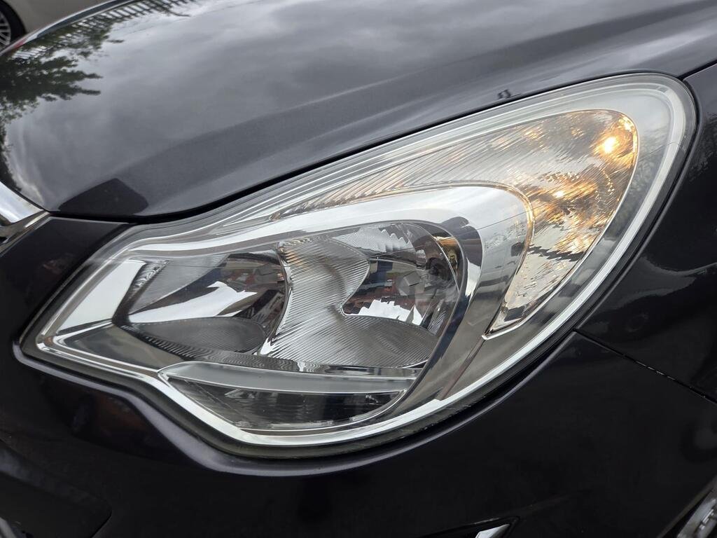 Vauxhall Corsa 1.4 16V SE Auto Euro 5 5dr