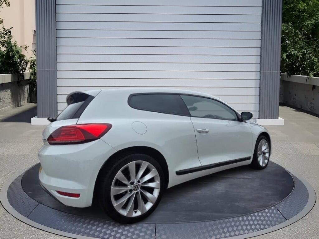 Volkswagen Scirocco 2.0 TDI BlueMotion Tech GT Euro 6 (s/s) 3dr £5,000