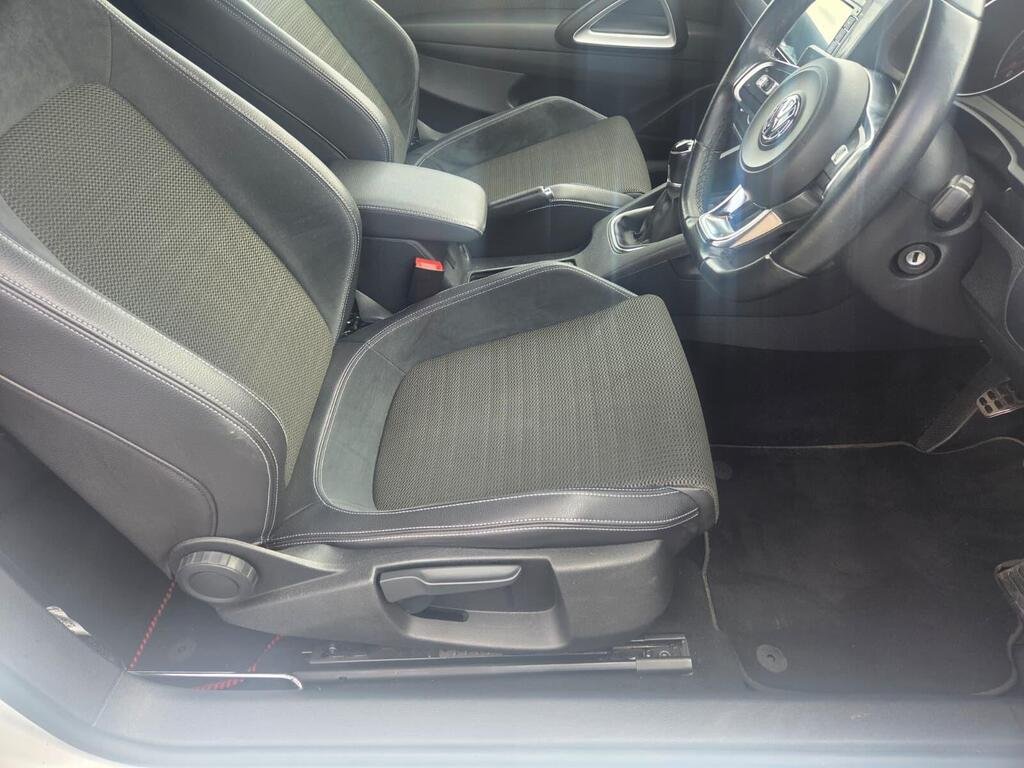 Volkswagen Scirocco 2.0 TDI BlueMotion Tech GT Euro 6 (s/s) 3dr £5,000