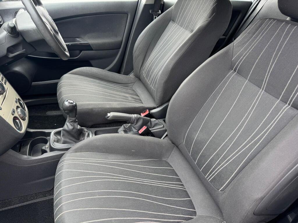 Vauxhall Corsa 1.2i 16v Club 5dr