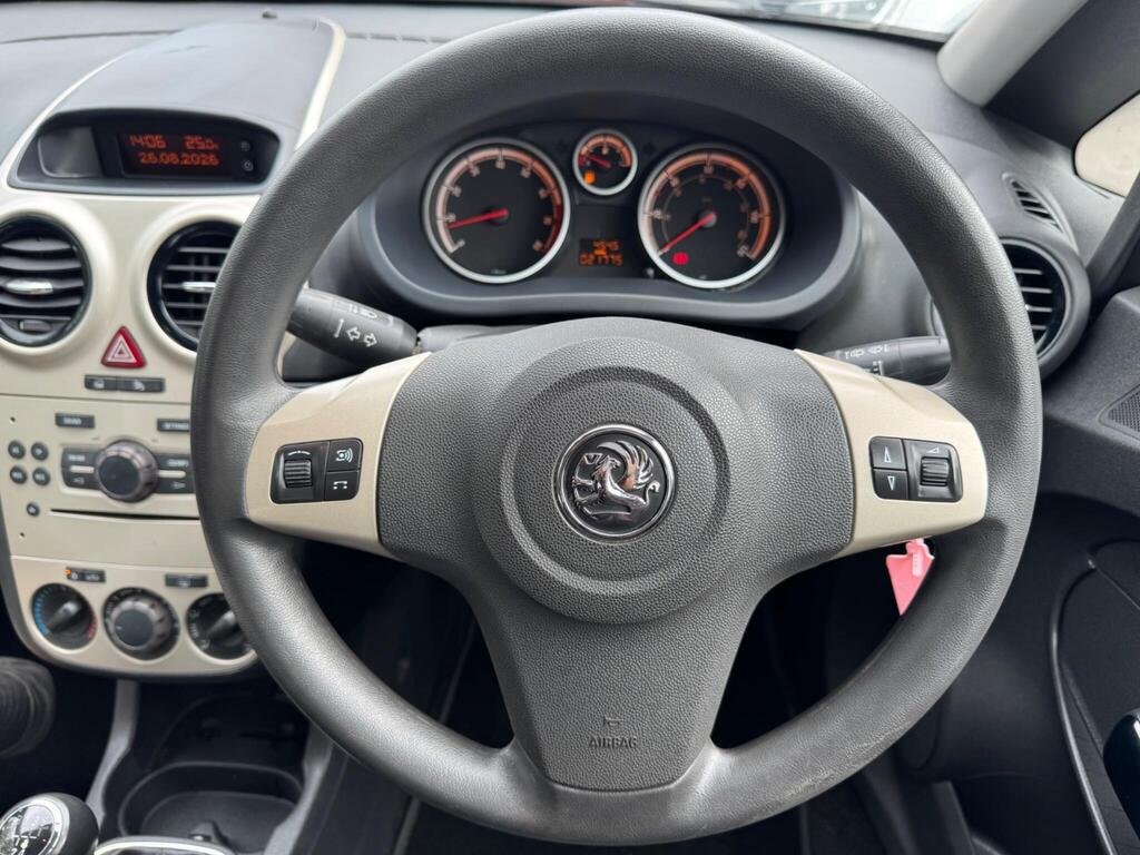 Vauxhall Corsa 1.2i 16v Club 5dr