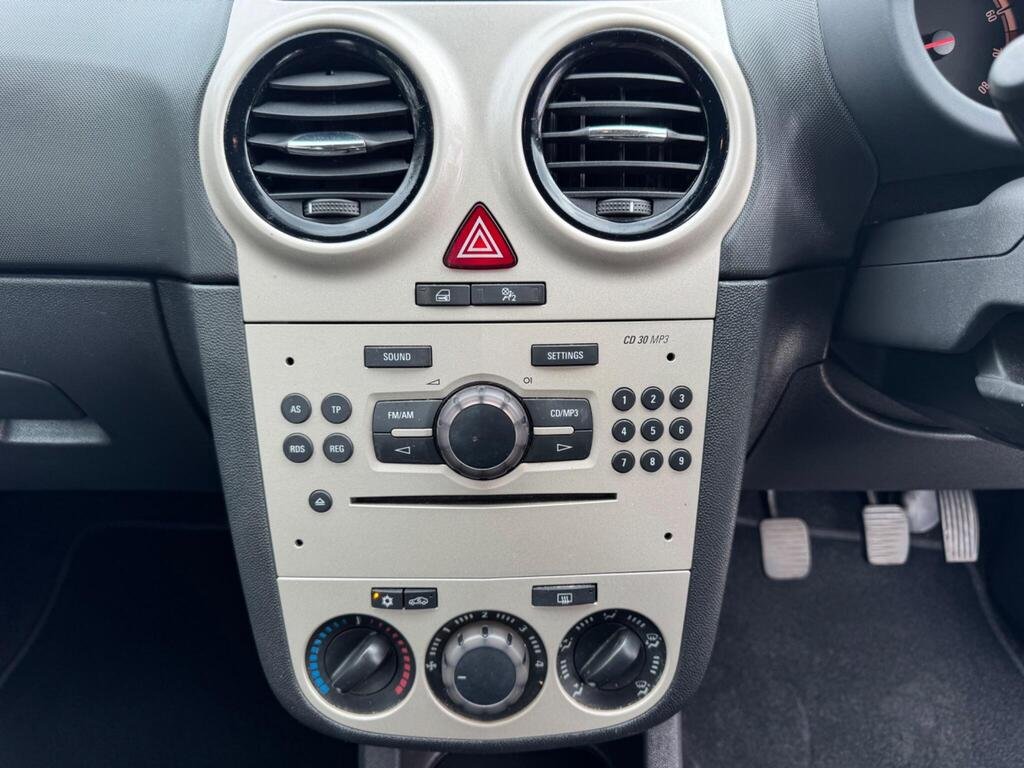 Vauxhall Corsa 1.2i 16v Club 5dr