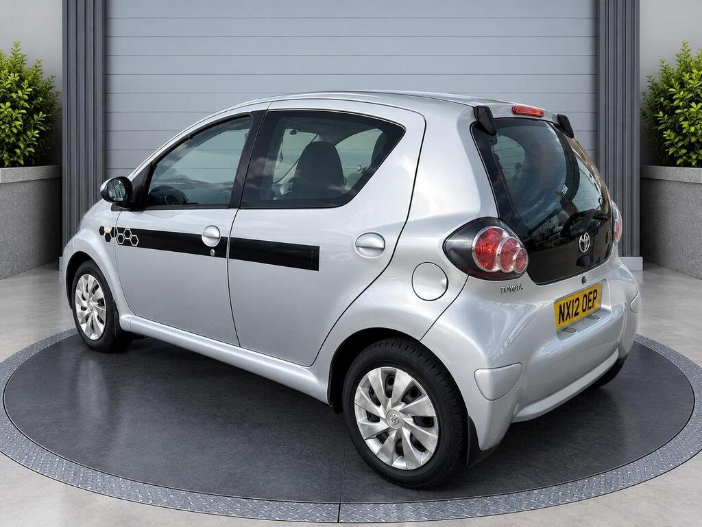 Toyota AYGO 1.0 VVT-i Ice Euro 5 5dr