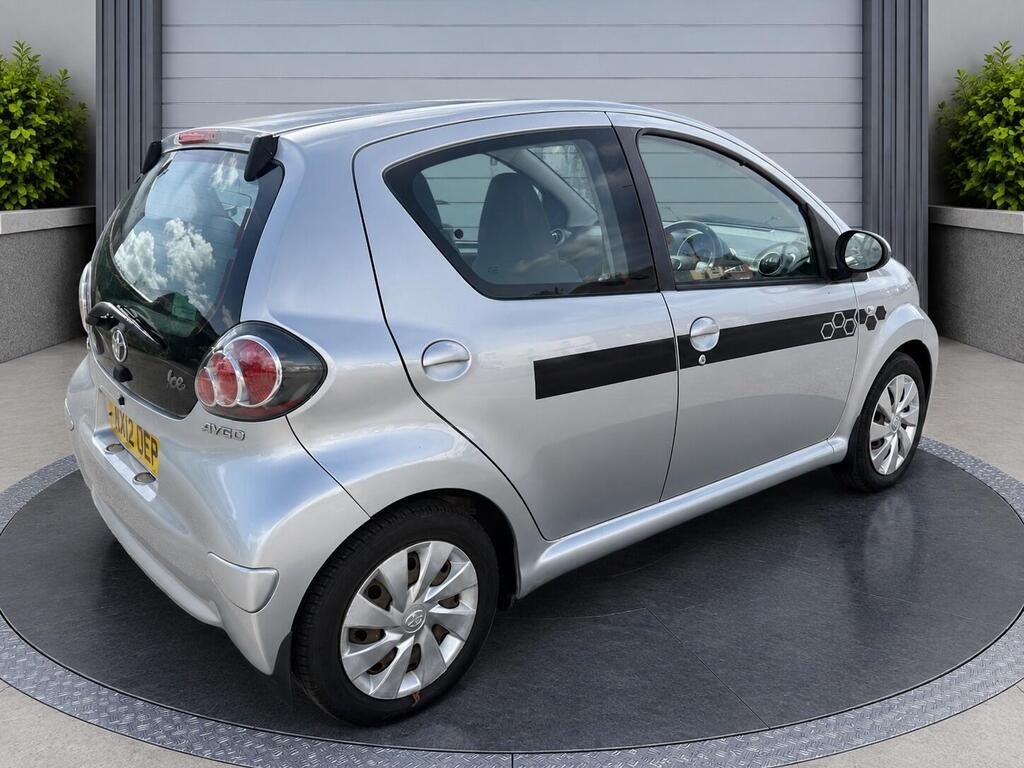 Toyota AYGO 1.0 VVT-i Ice Euro 5 5dr