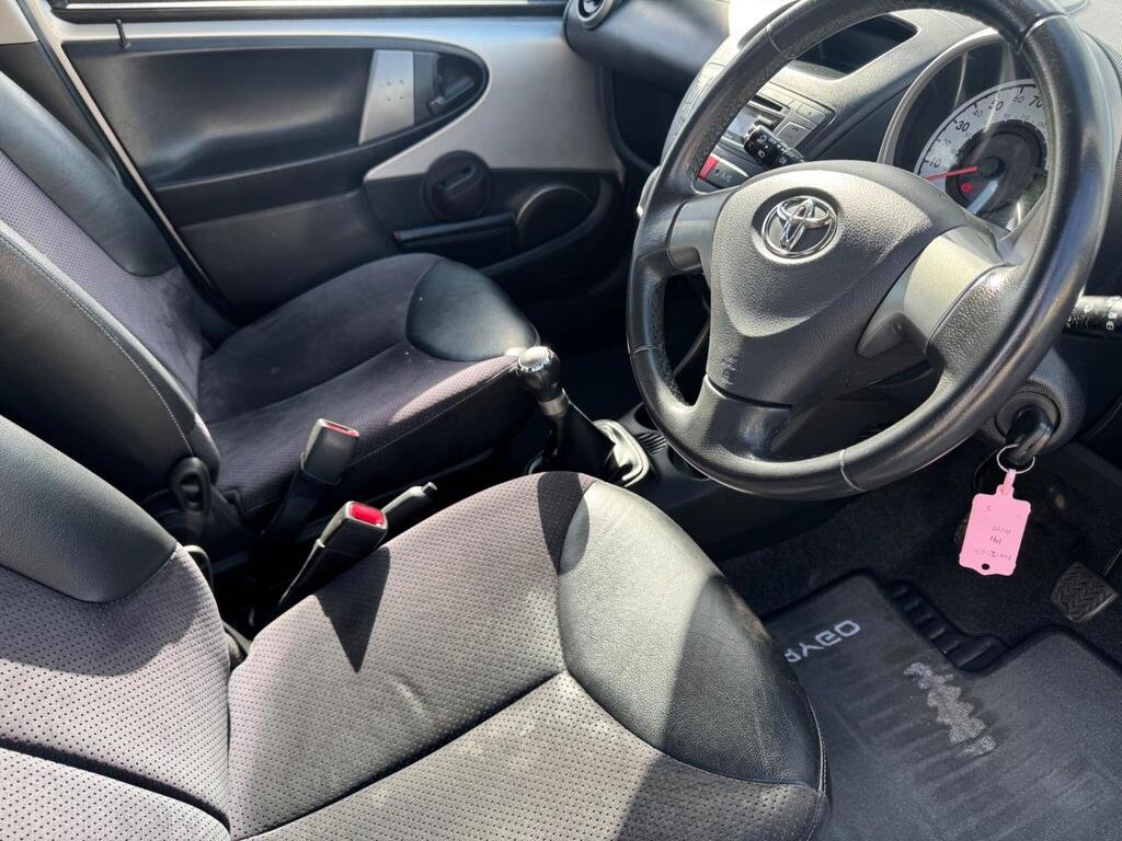 Toyota AYGO 1.0 VVT-i Ice Euro 5 5dr