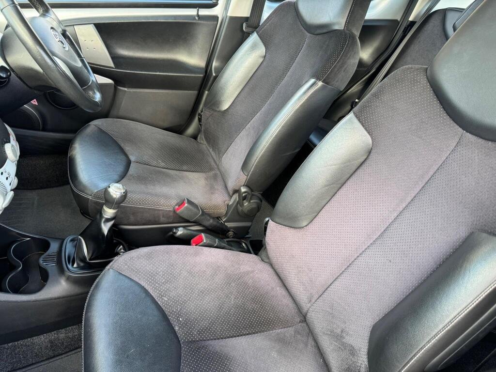 Toyota AYGO 1.0 VVT-i Ice Euro 5 5dr