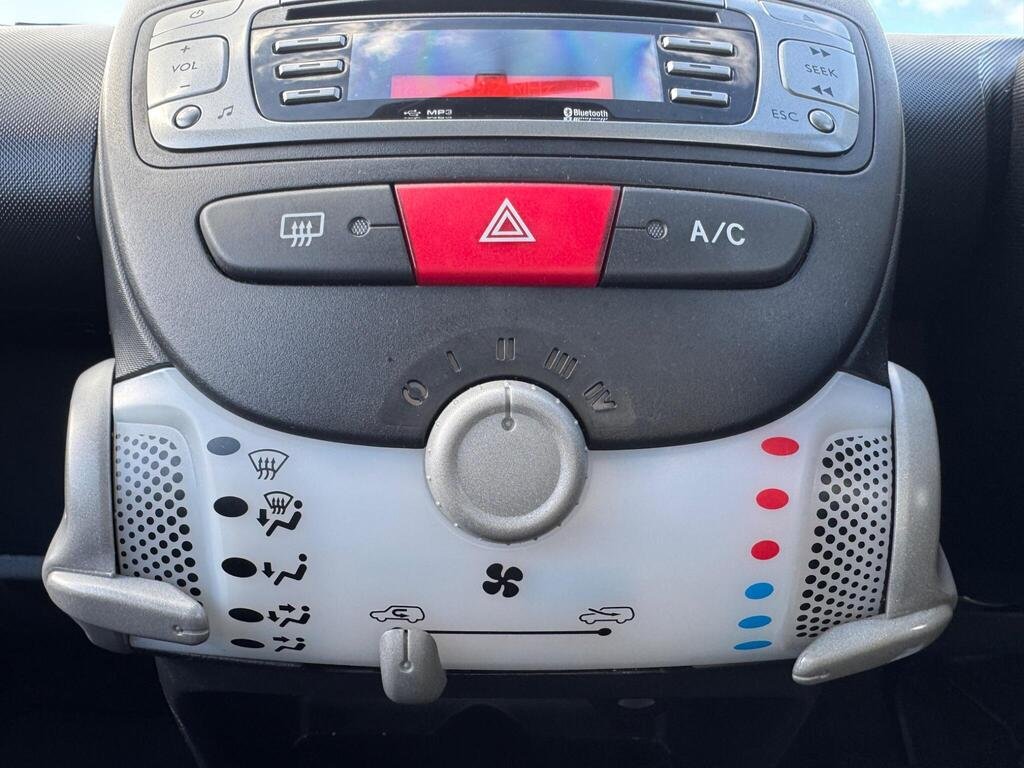 Toyota AYGO 1.0 VVT-i Ice Euro 5 5dr