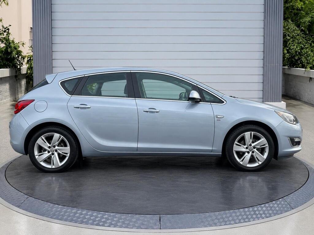Vauxhall Astra 1.4 16v SRi Euro 5 5dr